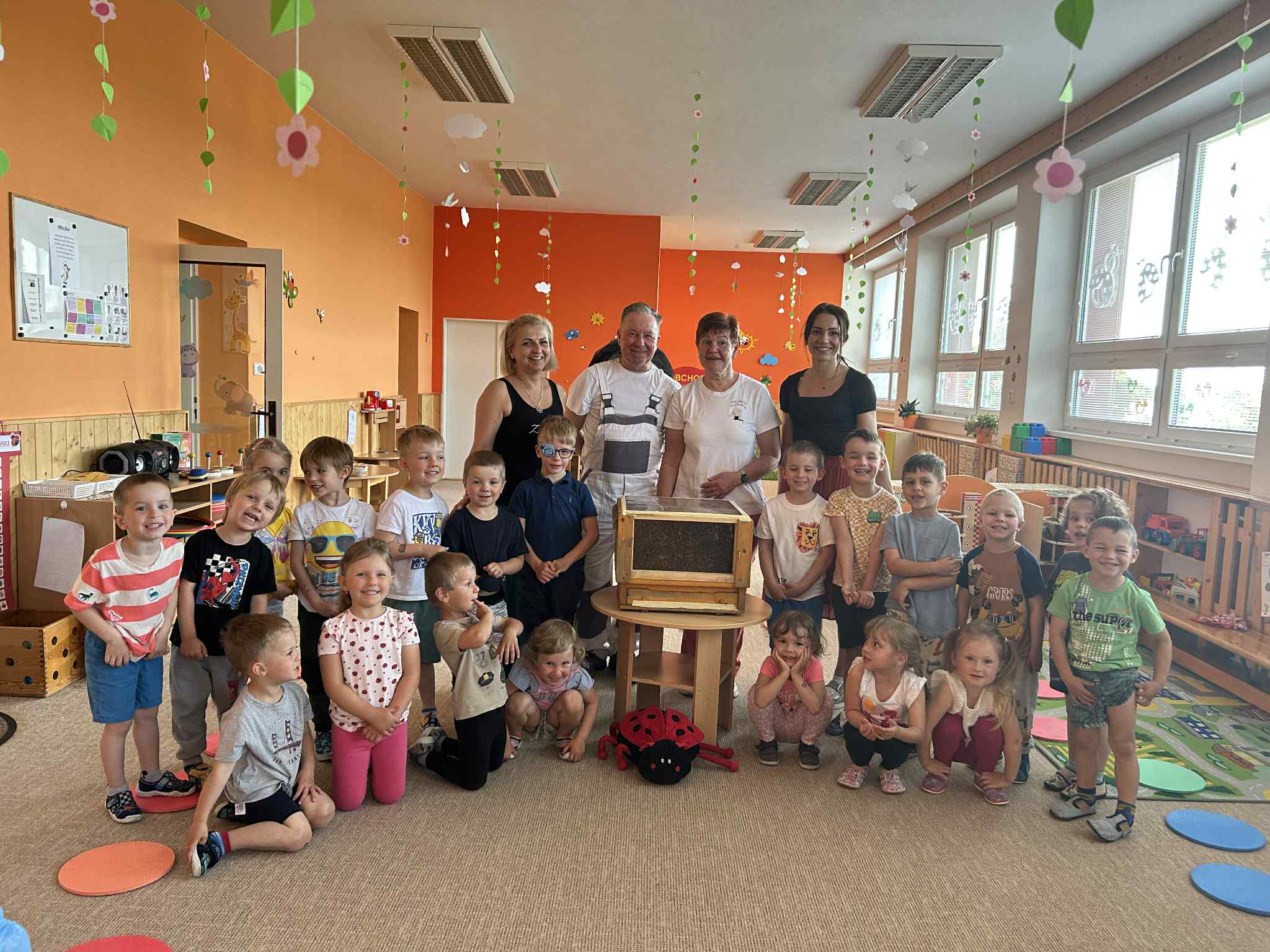 Berušky – navštívil nás pan včelař