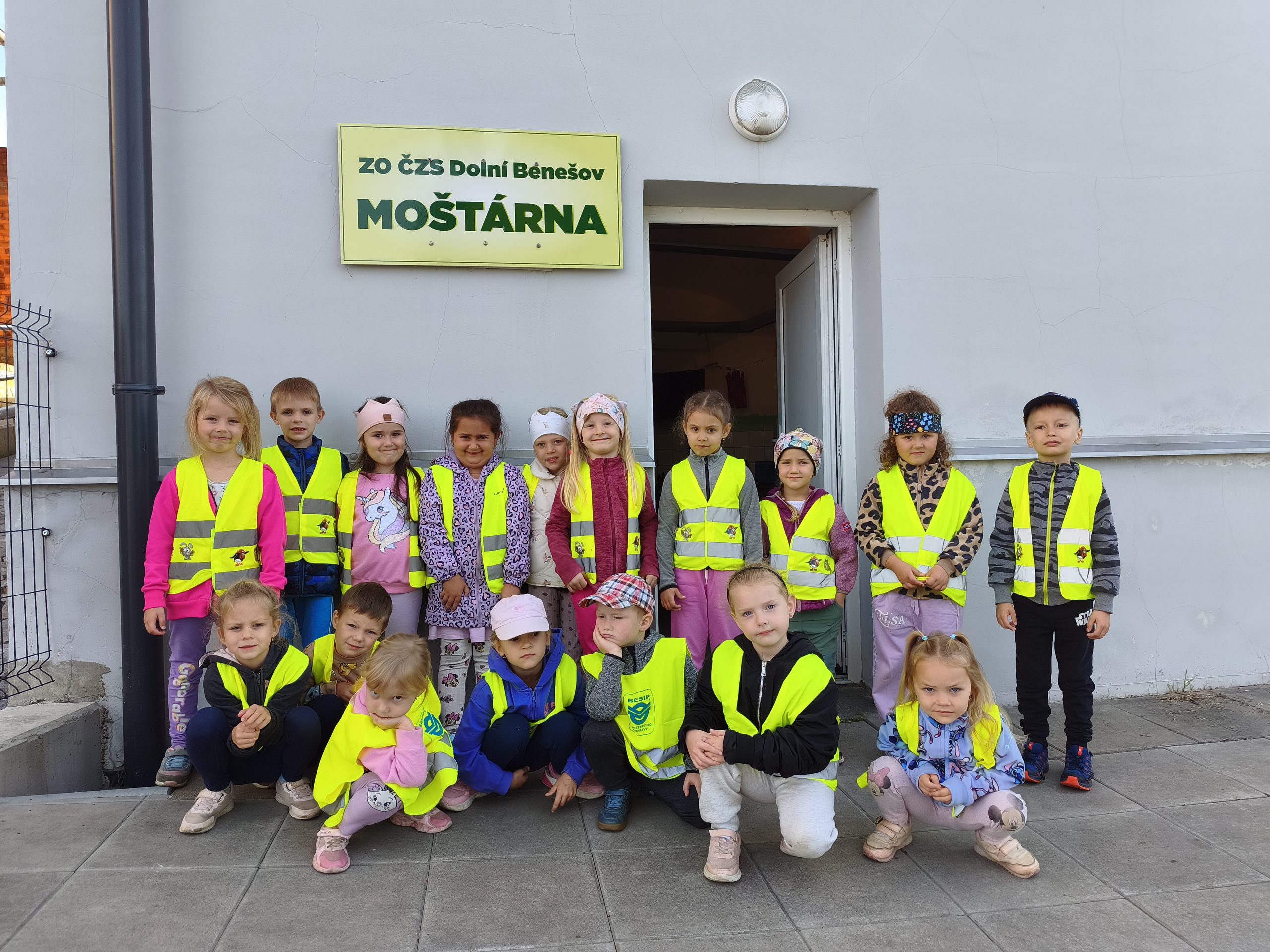Motýlci v moštárně